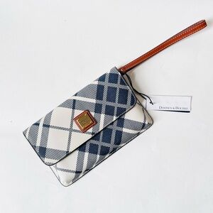Brand New Dooney & Bourke Leather Navy Plaid Milly Wristlet